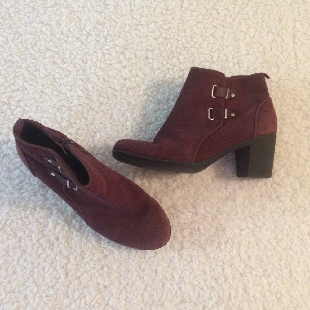 Clarks Ankle Suede Boots - Picture 1 of 6